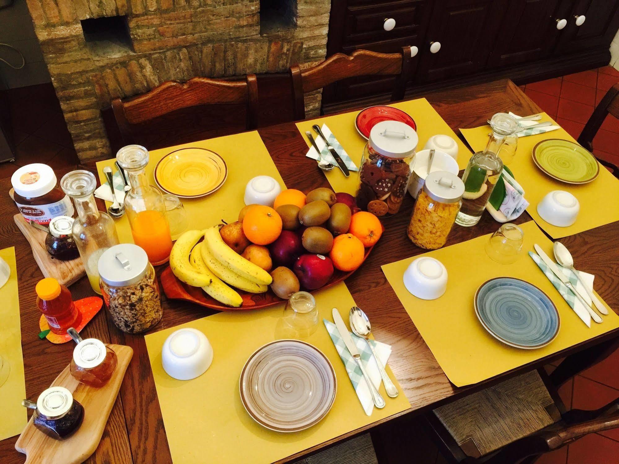 Bed and Breakfast Convento Di San Francesco Mondaino Екстер'єр фото